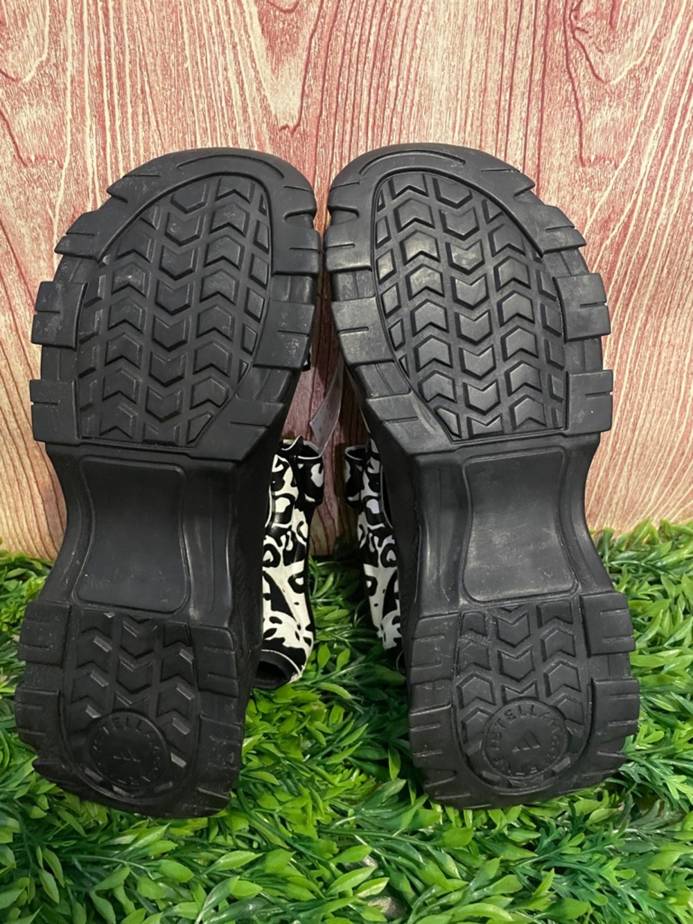 adidas by Stella McCartney Women’s Hika Outdoor Sandals - Picture 11 of 11
